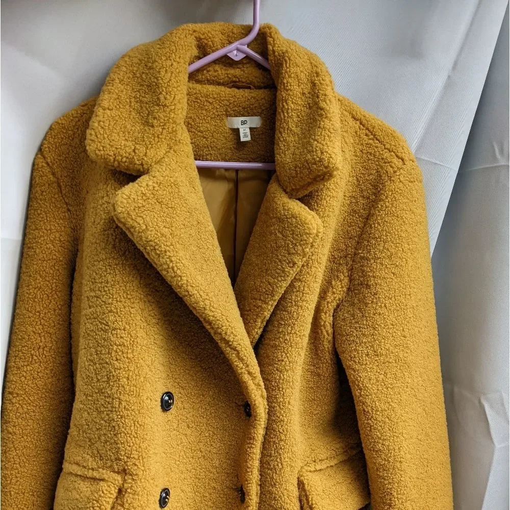 BP Yellow Coat - Picture 3 of 10